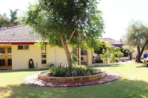 Armadale Cottage Bed & Breakfast - Rental Cars 38