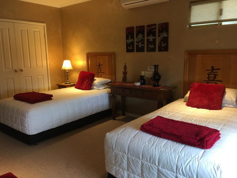 Armadale Cottage Bed & Breakfast - Rental Cars 16