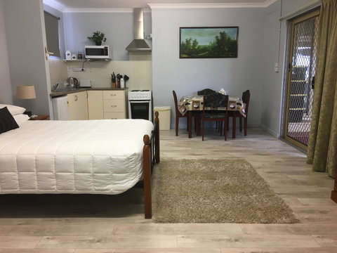 Armadale Cottage Bed & Breakfast - Rental Cars 7