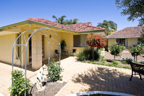 Armadale Cottage Bed & Breakfast - Rental Cars 41