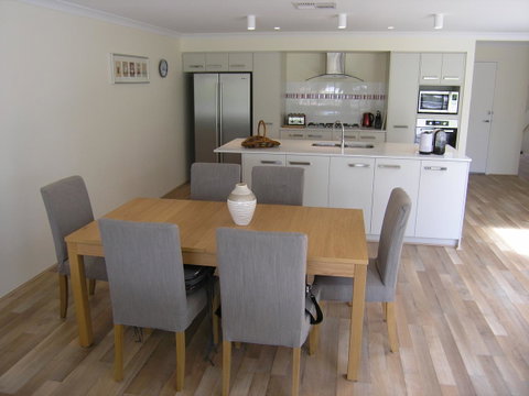 Swan Valley Townhouse - Rental Cars 14
