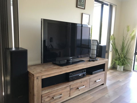 Swan Valley Townhouse - Rental Cars 12