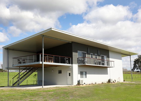 Lot113 Vineyard Accommodation - Rental Cars 0
