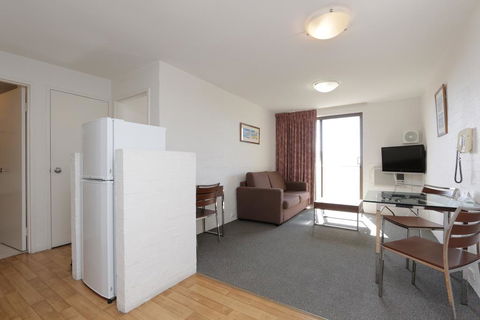 Atrium Hotel Mandurah - Rental Cars 32