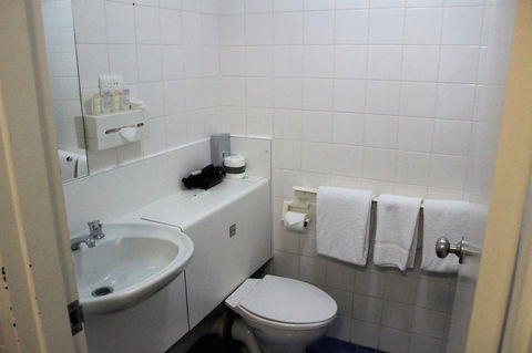 Atrium Hotel Mandurah - Rental Cars 6