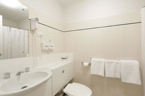 Atrium Hotel Mandurah - Rental Cars 37
