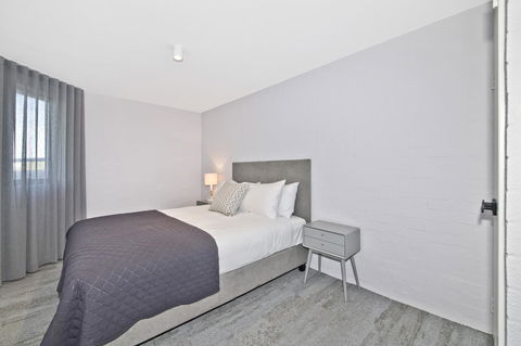 Atrium Hotel Mandurah - Rental Cars 35