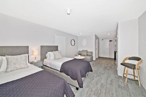 Atrium Hotel Mandurah - Rental Cars 33