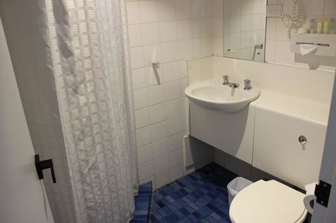 Atrium Hotel Mandurah - Rental Cars 8
