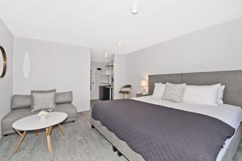 Atrium Hotel Mandurah - Rental Cars 16