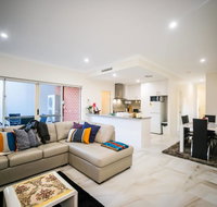 VIP Stays - Villa De Burswood Luxury 3BR Suite w/ King Bed FREE WIFI - Rental Cars