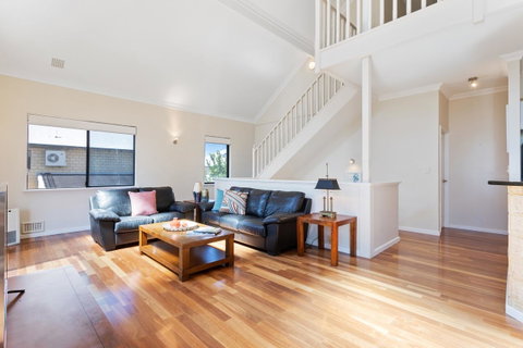 Swanview Ardross Shortstays - Rental Cars 3