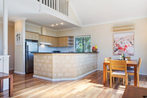 Swanview Ardross Shortstays - Rental Cars 6