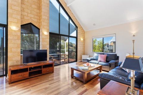 Swanview Ardross Shortstays - Rental Cars 2