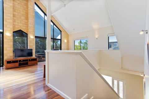 Swanview Ardross Shortstays - Rental Cars 11