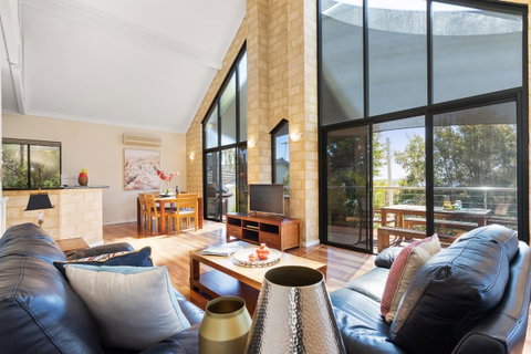 Swanview Ardross Shortstays - Rental Cars 1