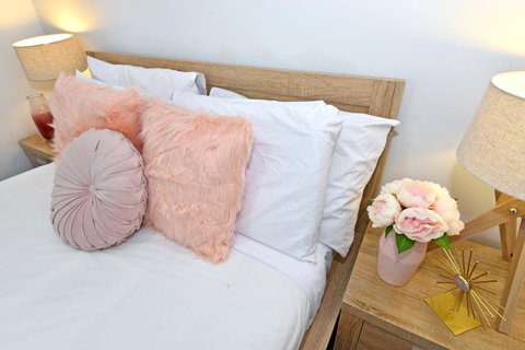 Infinite Apartment Opposite Garden City - Rental Cars 1