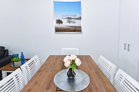 Infinite Apartment Opposite Garden City - Rental Cars 5