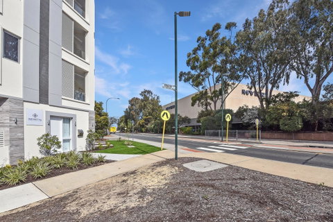 Infinite Apartment Opposite Garden City - Rental Cars 13