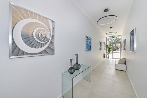 Infinite Apartment Opposite Garden City - Rental Cars 15