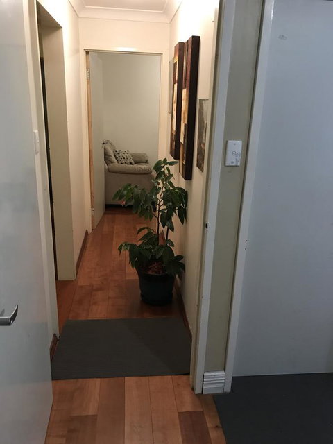 Master Room With Attachd Bath - Rental Cars 8