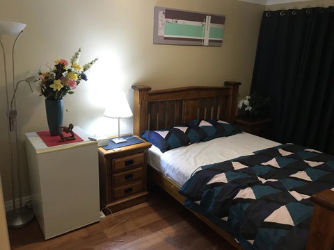 Master Room With Attachd Bath - Rental Cars 11