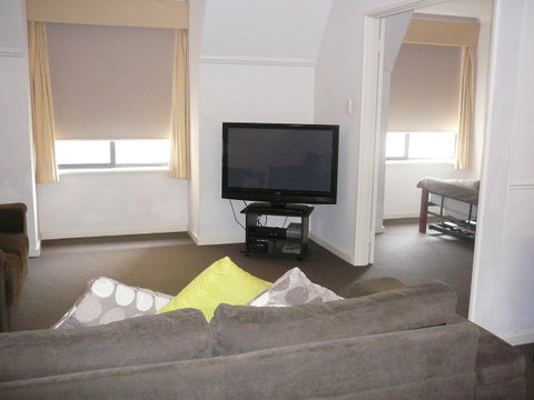 Dragonfly Apartment On Regal - Rental Cars 11
