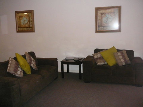 Dragonfly Apartment On Regal - Rental Cars 9