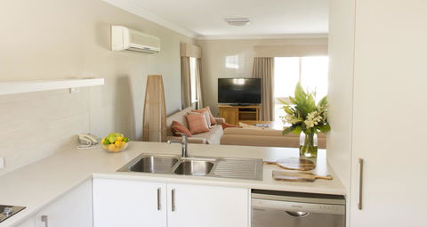 The Marina Hotel - Mindarie - Rental Cars 24