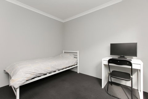 Perth Comfy Stays - Rental Cars 34