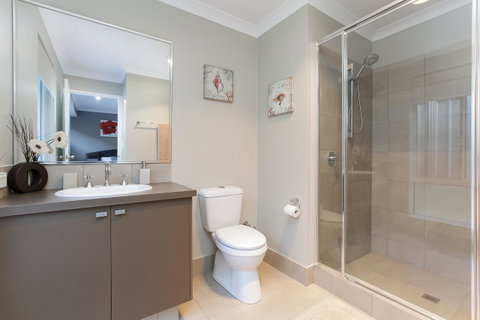 Perth Comfy Stays - Rental Cars 27