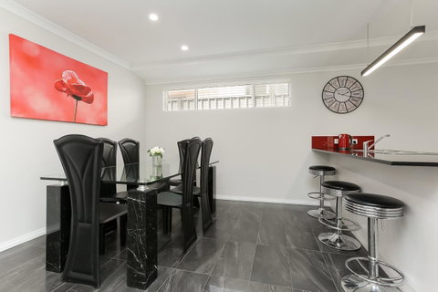Perth Comfy Stays - Rental Cars 20
