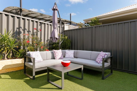 Perth Comfy Stays - Rental Cars 8