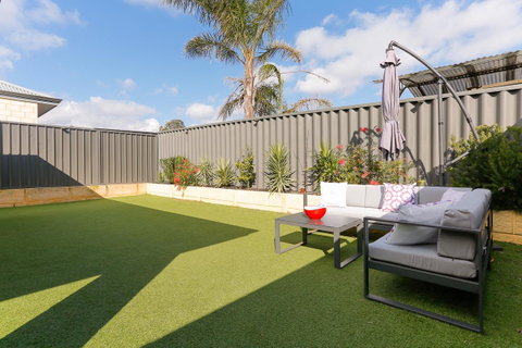 Perth Comfy Stays - Rental Cars 7