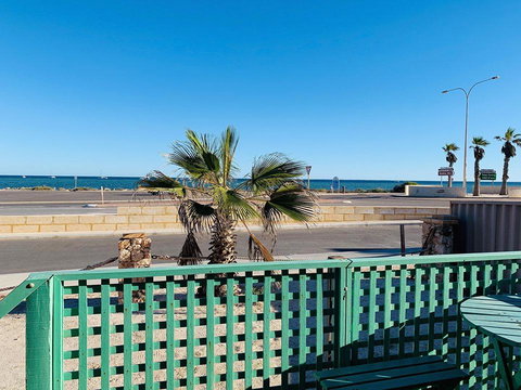 Shark Bay Cottages - Rental Cars 14