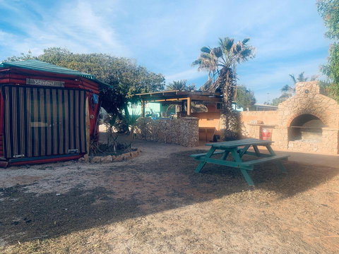 Shark Bay Cottages - Rental Cars 37