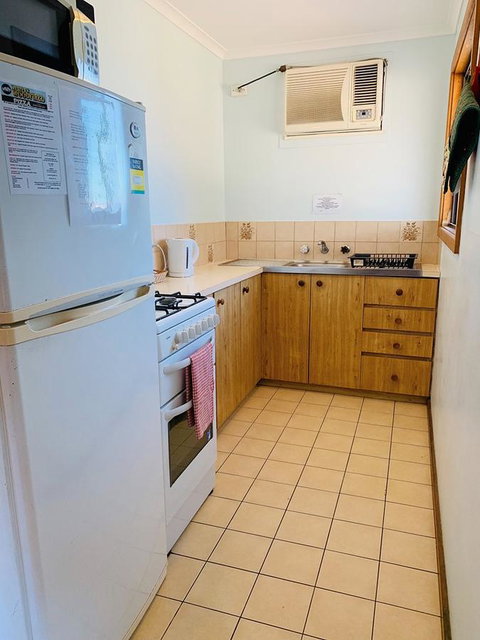 Shark Bay Cottages - Rental Cars 3