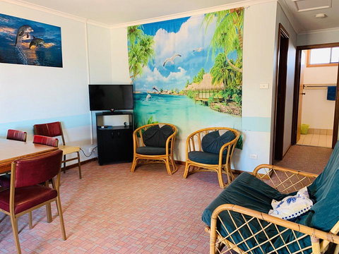 Shark Bay Cottages - Rental Cars 9