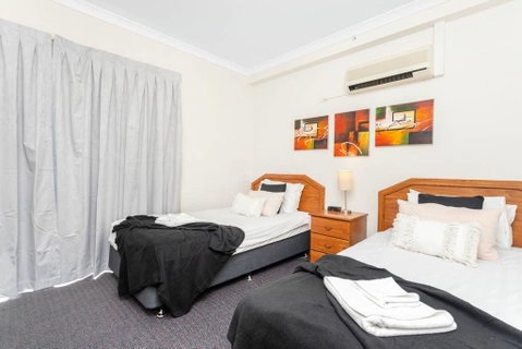 405 Perth City Escape - Rental Cars 42