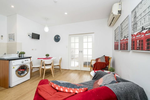 405 Perth City Escape - Rental Cars 2