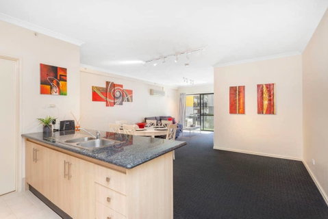 405 Perth City Escape - Rental Cars 18