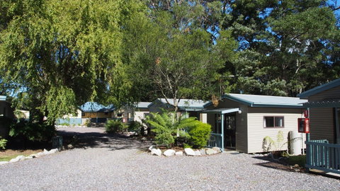 Strahan Retreat Holiday Park - Rental Cars 12