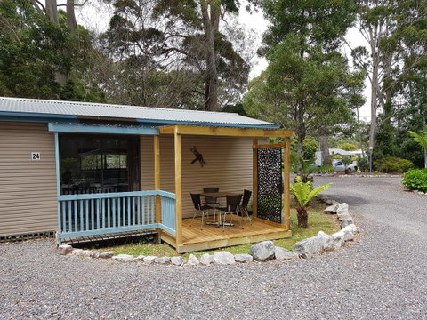 Strahan Retreat Holiday Park - Rental Cars 8
