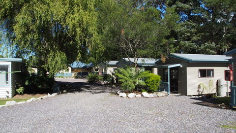 Strahan Retreat Holiday Park - Rental Cars 39