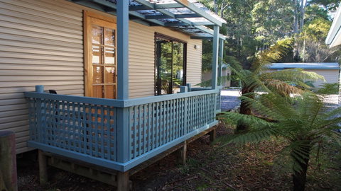 Strahan Retreat Holiday Park - Rental Cars 9