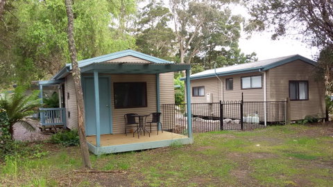 Strahan Retreat Holiday Park - Rental Cars 10