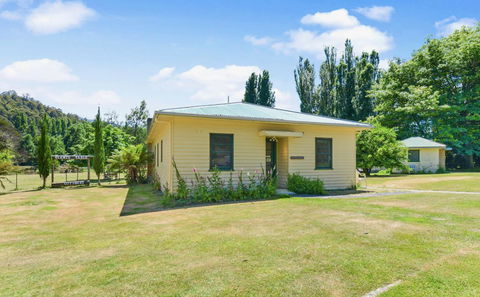 Giants Table And Cottages - Rental Cars 3