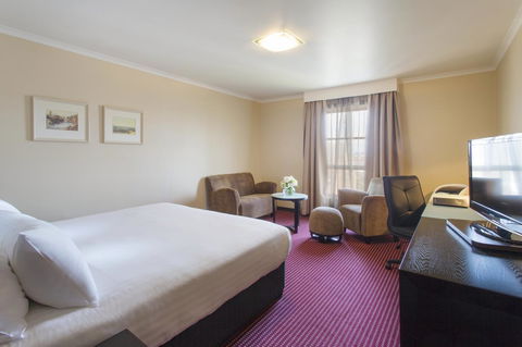 Hotel Grand Chancellor Launceston - Rental Cars 4