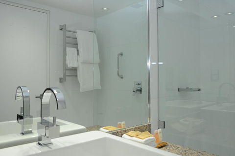 Hotel Grand Chancellor Launceston - Rental Cars 3