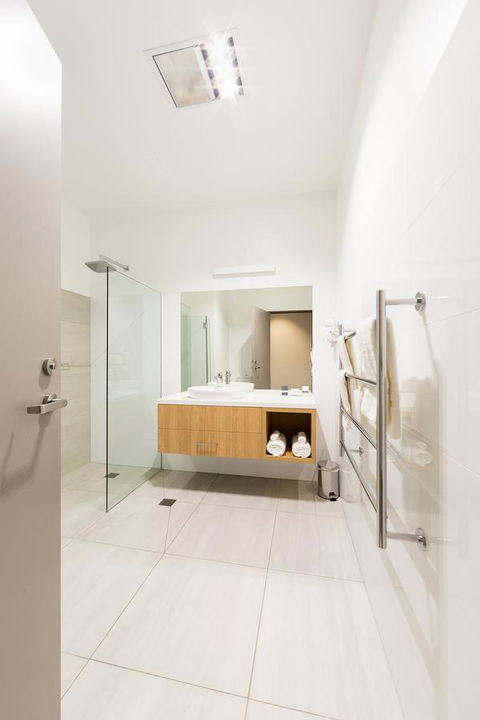 Customs House Hotel - Rental Cars 35